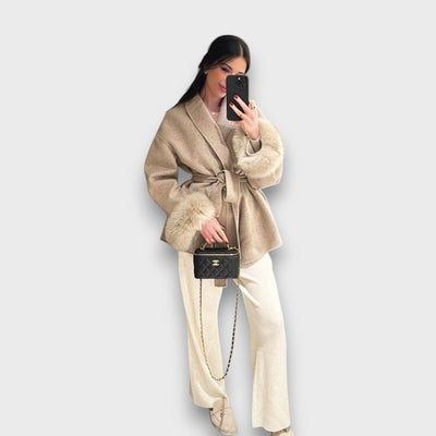 Gracelle – Manteau avec des poignets en fourrure